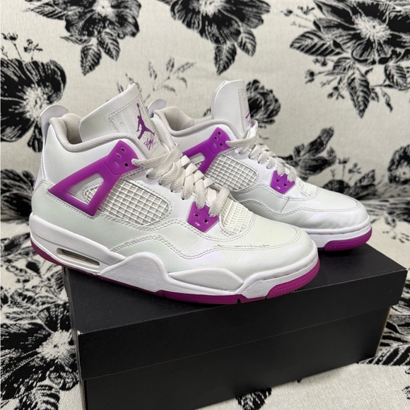 Jordan Shoes - Jordan 4 hyper violet